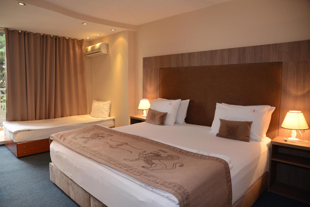 Bona Vita Hotel โกลเดน แซนส์ ภายนอก รูปภาพ