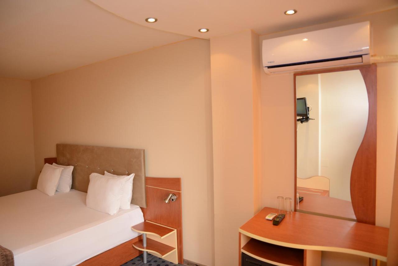 Bona Vita Hotel โกลเดน แซนส์ ภายนอก รูปภาพ
