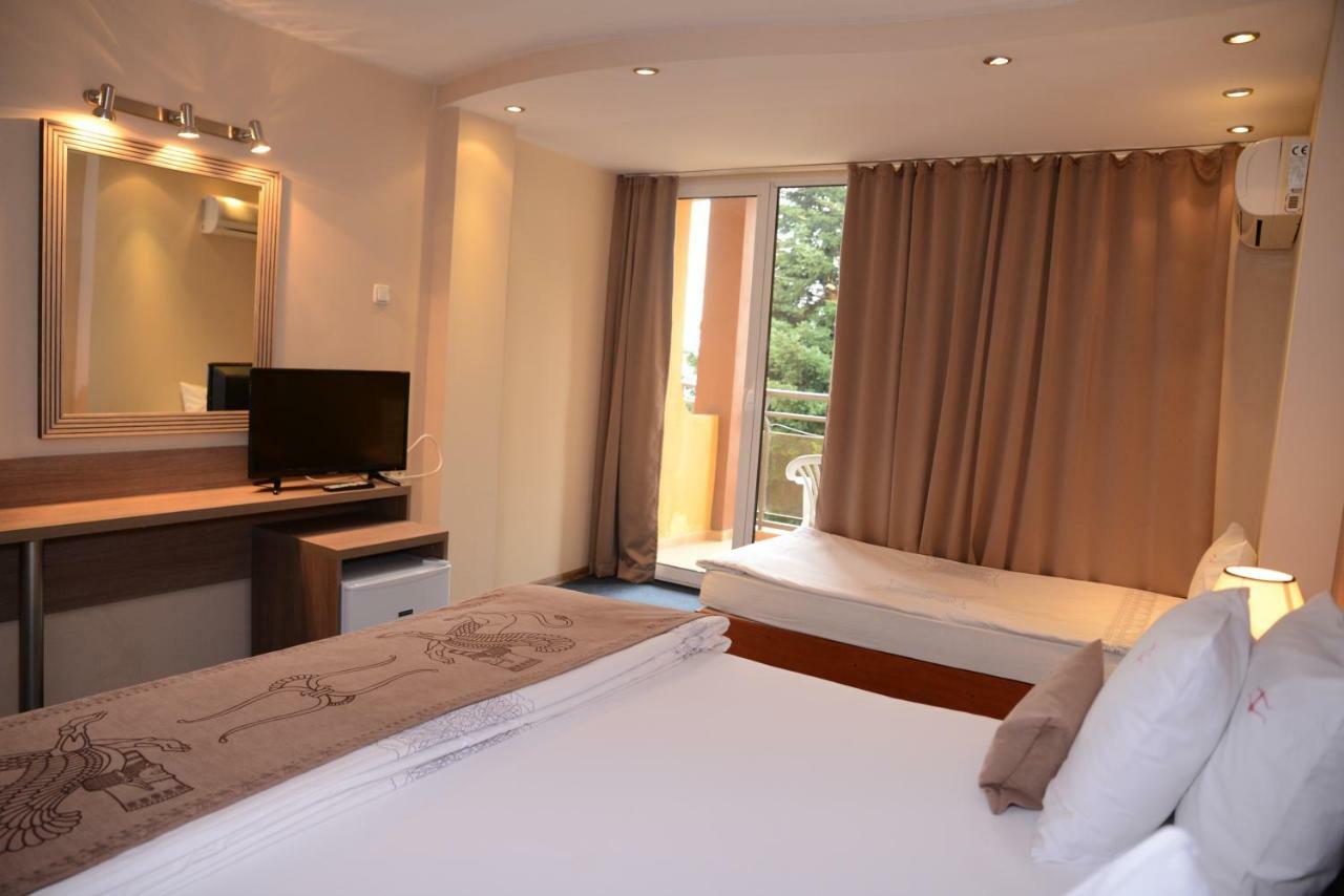 Bona Vita Hotel โกลเดน แซนส์ ภายนอก รูปภาพ