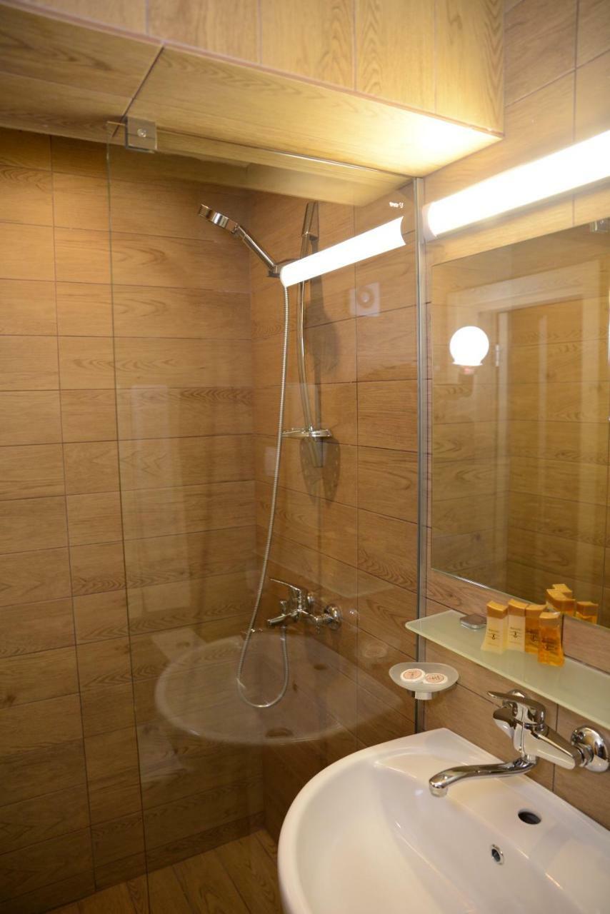 Bona Vita Hotel โกลเดน แซนส์ ภายนอก รูปภาพ