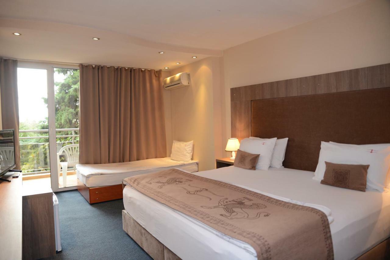 Bona Vita Hotel โกลเดน แซนส์ ภายนอก รูปภาพ