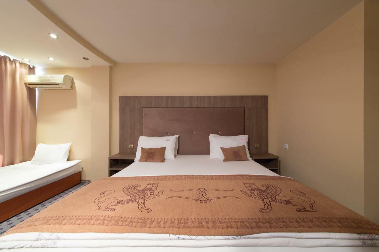Bona Vita Hotel โกลเดน แซนส์ ภายนอก รูปภาพ