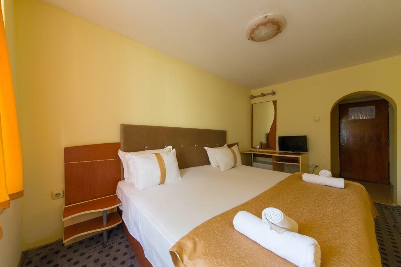 Bona Vita Hotel โกลเดน แซนส์ ภายนอก รูปภาพ